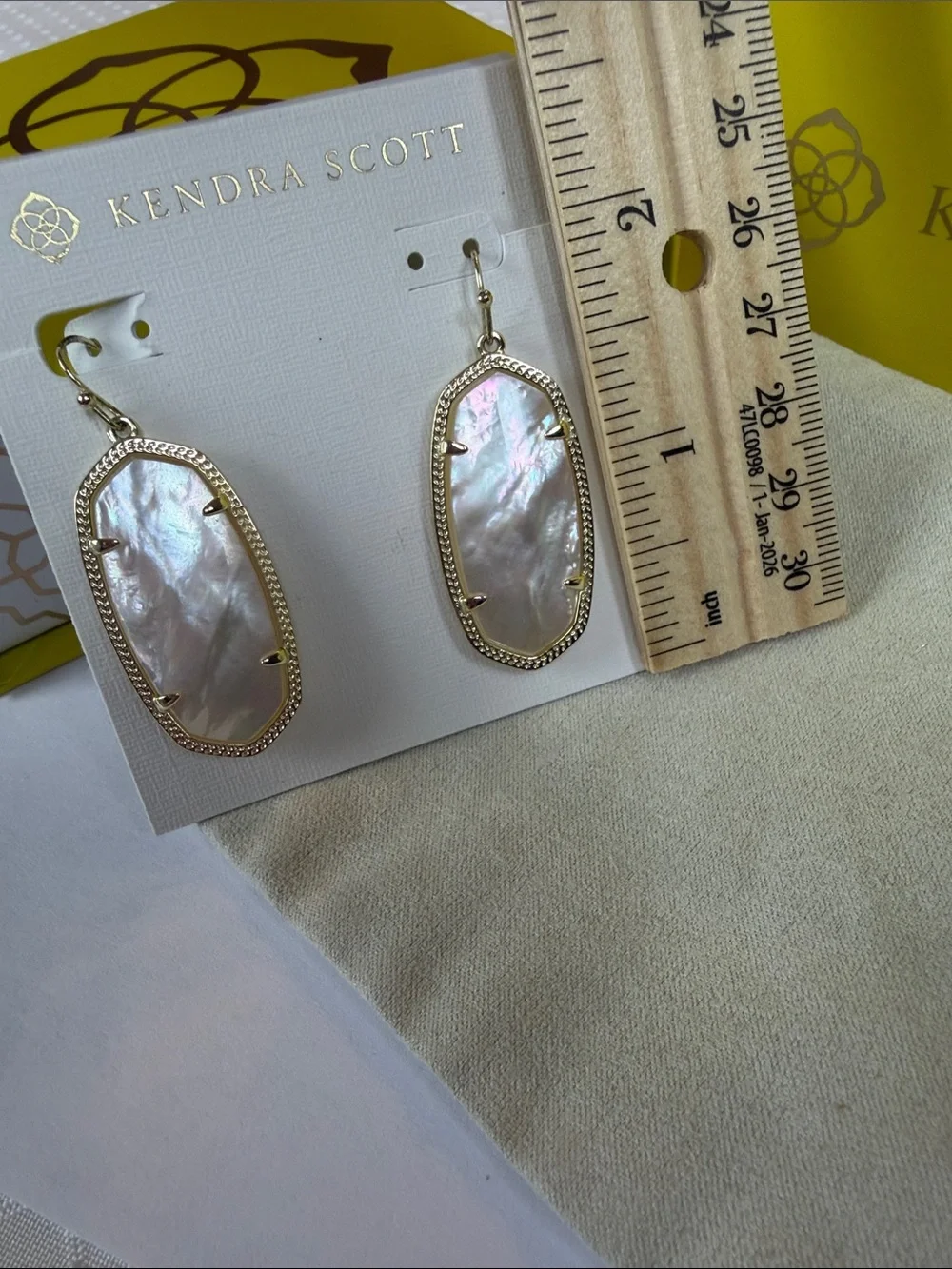 Kendra Scott Pink Mother-of-Pearl Gold-Tone Elle Drop Earrings